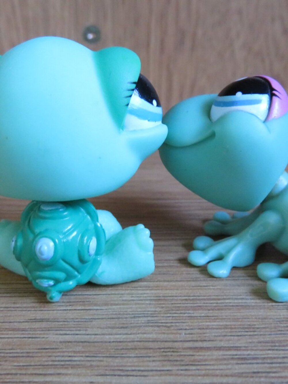 LPS Green FROG #2357 & Green TURTLE/TORTOISE 2006 (K851)